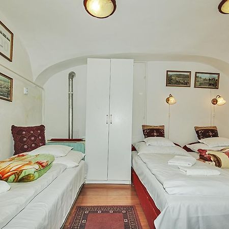 Barokk Vendeghaz Hotel เอ็กเกอร์ ภายนอก รูปภาพ